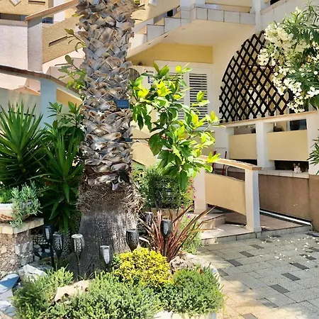 Pool Apartment Sol 6 * Vir