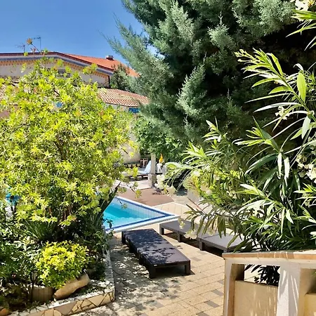 Pool Apartment Sol 6